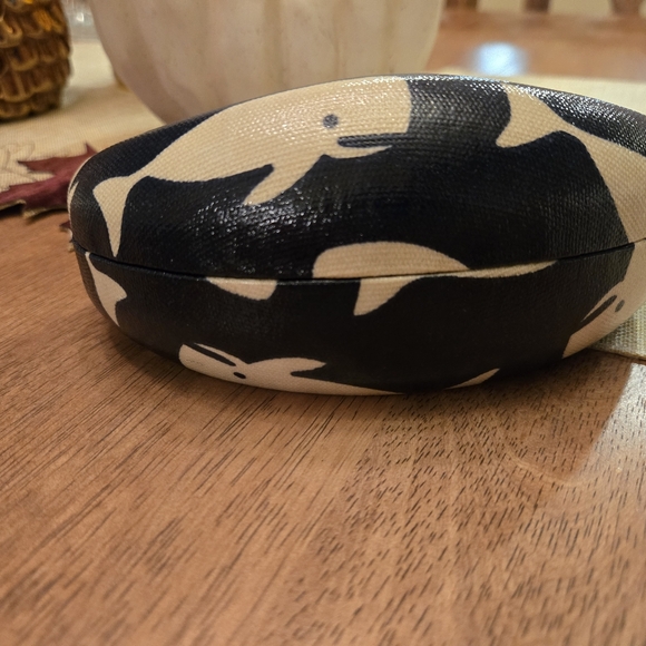 Dolphin sunglass case - Picture 2 of 4